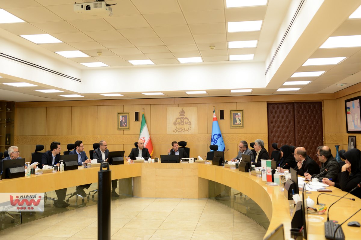 نشست تخصصی بررسی برنامه هفتم توسعه در صنعت پتروشیمی  9