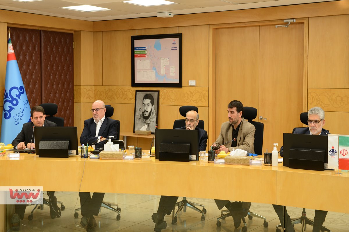 نشست صمیمی مدیران عامل ادوار شرکت ملی صناییع پتروشیمی 22