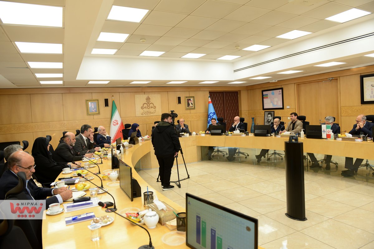 نشست صمیمی مدیران عامل ادوار شرکت ملی صناییع پتروشیمی 23