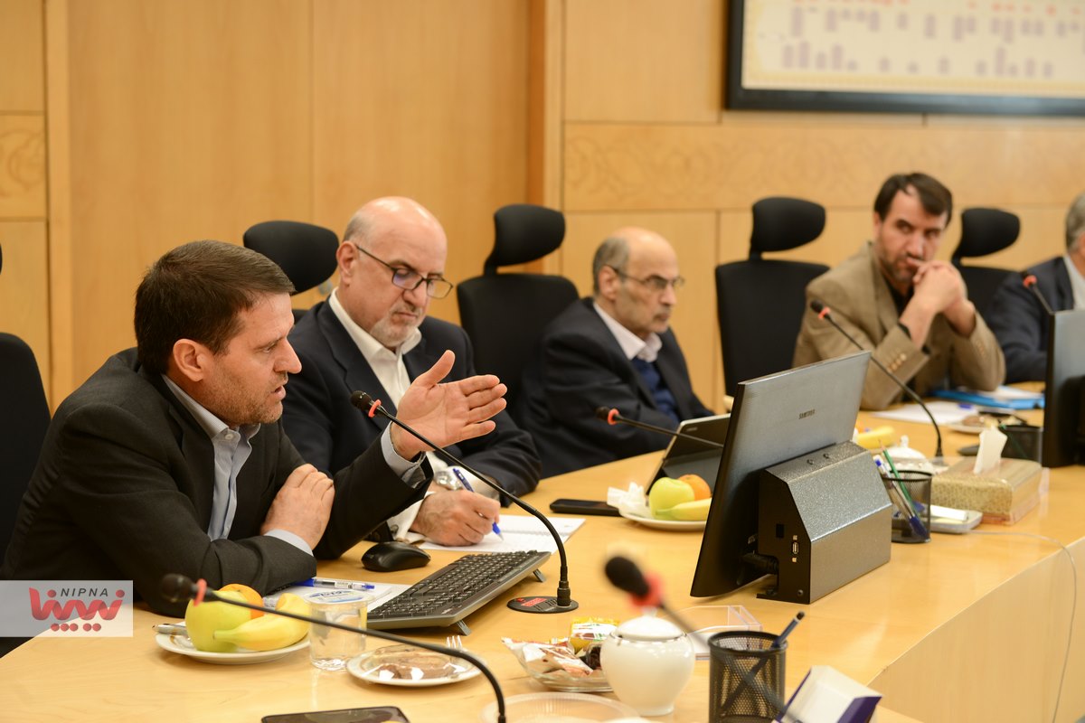 نشست صمیمی مدیران عامل ادوار شرکت ملی صناییع پتروشیمی 24