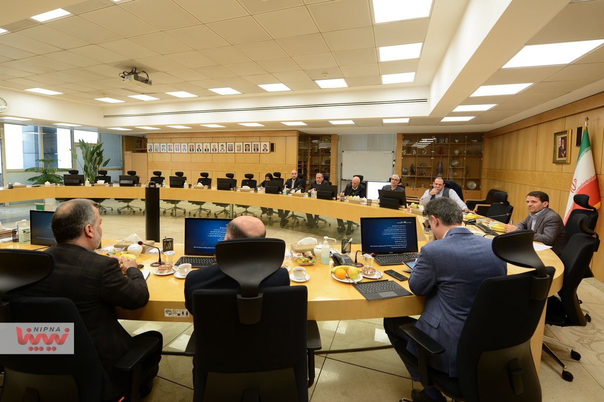 نشست هم اندیشی شصت سالگی صنعت پتروشیمی با حضور معاون وزیر نفت و مدیرعامل شرکت ملی صنایع پتروشیمی 17