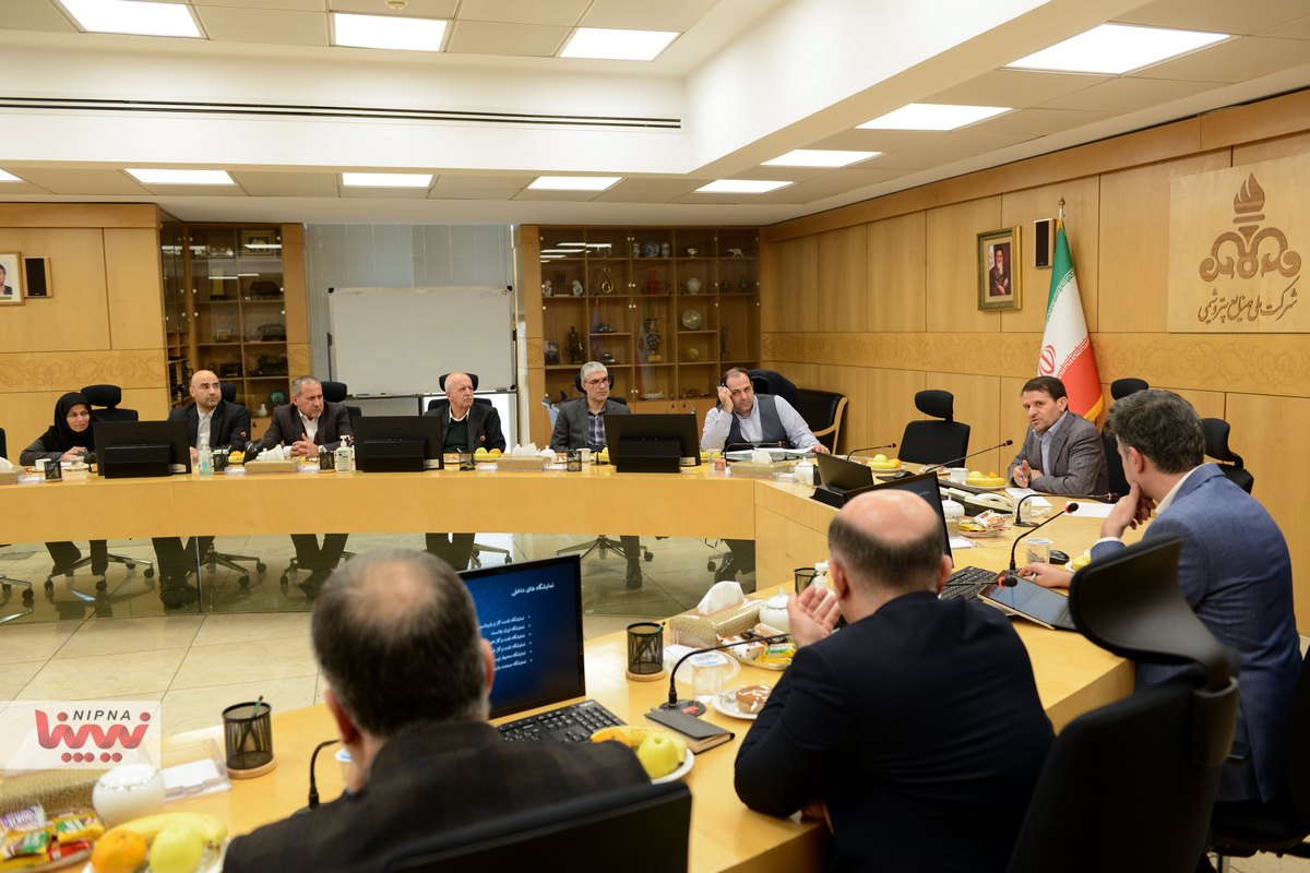 نشست هم اندیشی شصت سالگی صنعت پتروشیمی با حضور معاون وزیر نفت و مدیرعامل شرکت ملی صنایع پتروشیمی 19