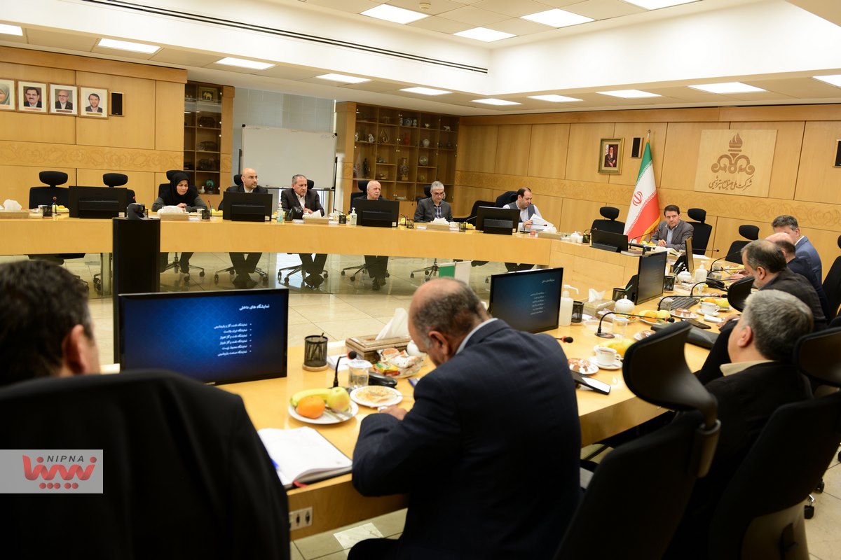 نشست هم اندیشی شصت سالگی صنعت پتروشیمی با حضور معاون وزیر نفت و مدیرعامل شرکت ملی صنایع پتروشیمی 20