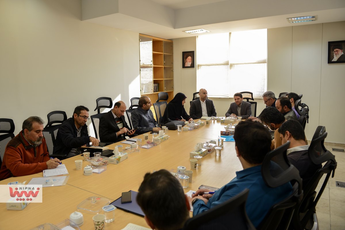 نشست تخصصی راهکارهای استفاده از SNG در صنعت پتروشیمی با حضور معاون وزیر نفت و مدیرعامل شرکت ملی صنایع پتروشیمی 12