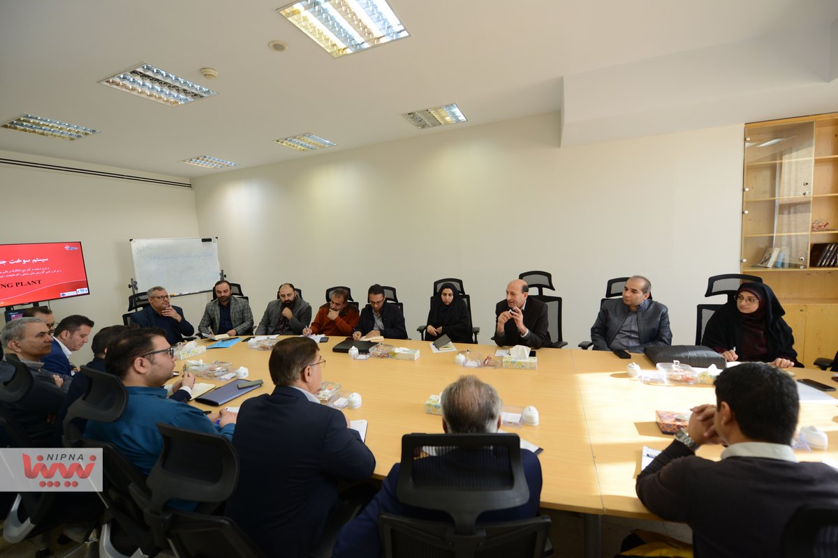 نشست تخصصی راهکارهای استفاده از SNG در صنعت پتروشیمی با حضور معاون وزیر نفت و مدیرعامل شرکت ملی صنایع پتروشیمی 13