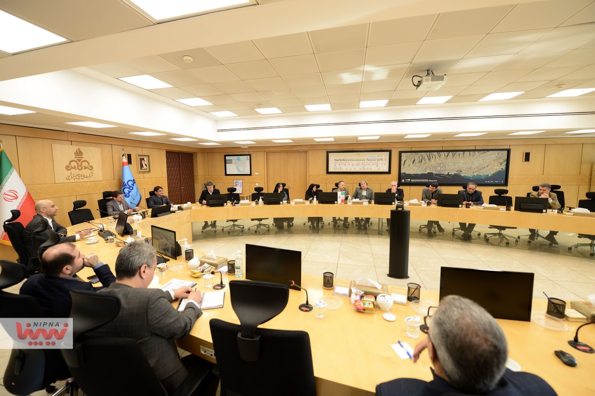 نشست مشترک نماینده NPC در هیئت مدیره هلدینگ خلیج فارس با مدیرعامل و مدیران شرکت ملی صنایع پتروشیمی 9