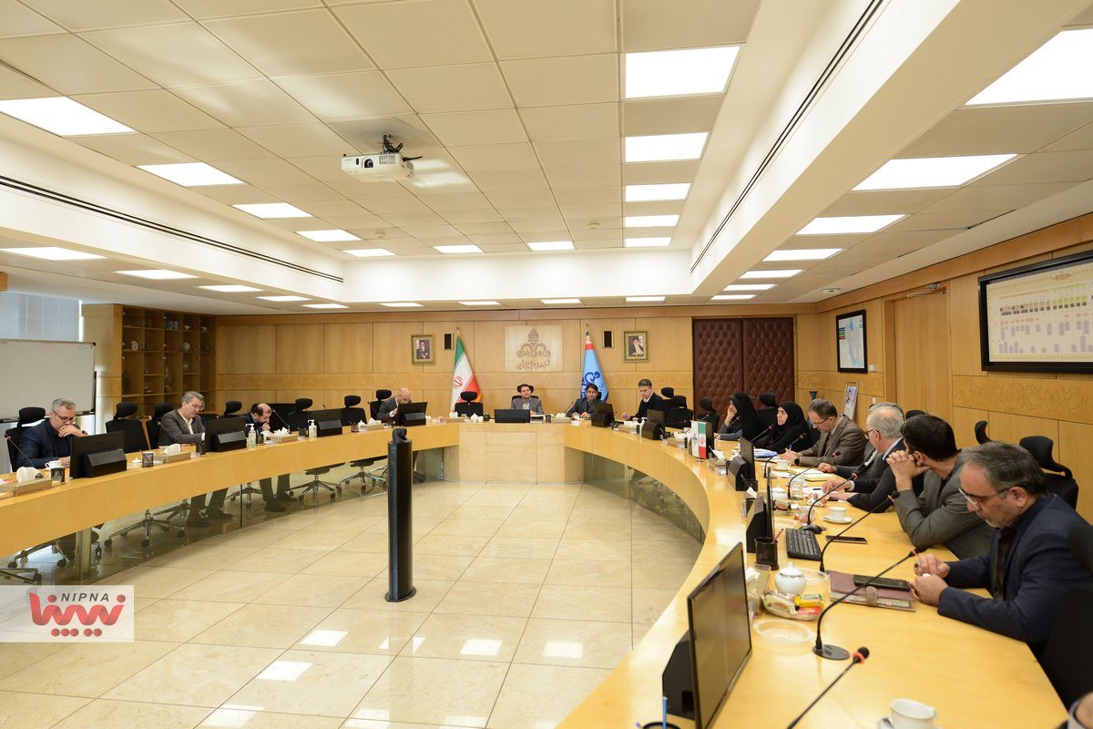 نشست مشترک نماینده NPC در هیئت مدیره هلدینگ خلیج فارس با مدیرعامل و مدیران شرکت ملی صنایع پتروشیمی 10