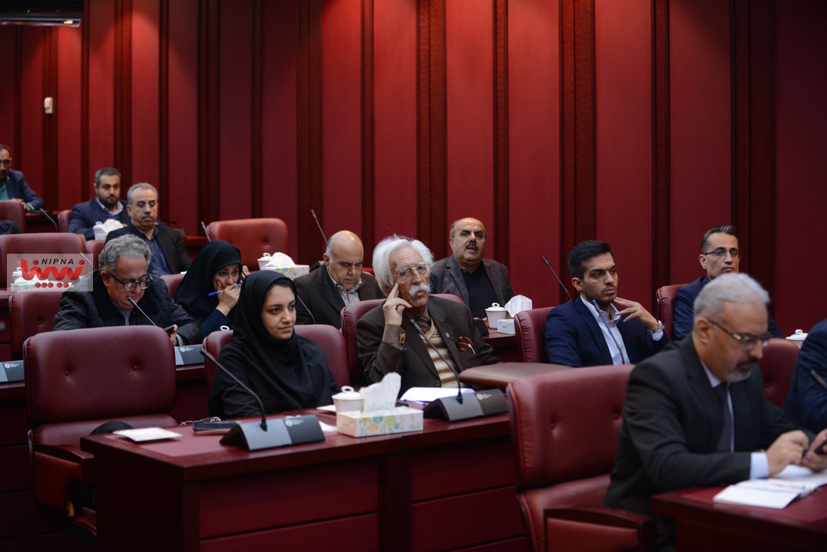 بررسی مشکلات فعالان اقتصادی در حوزه صنایع پتروشیمی 14