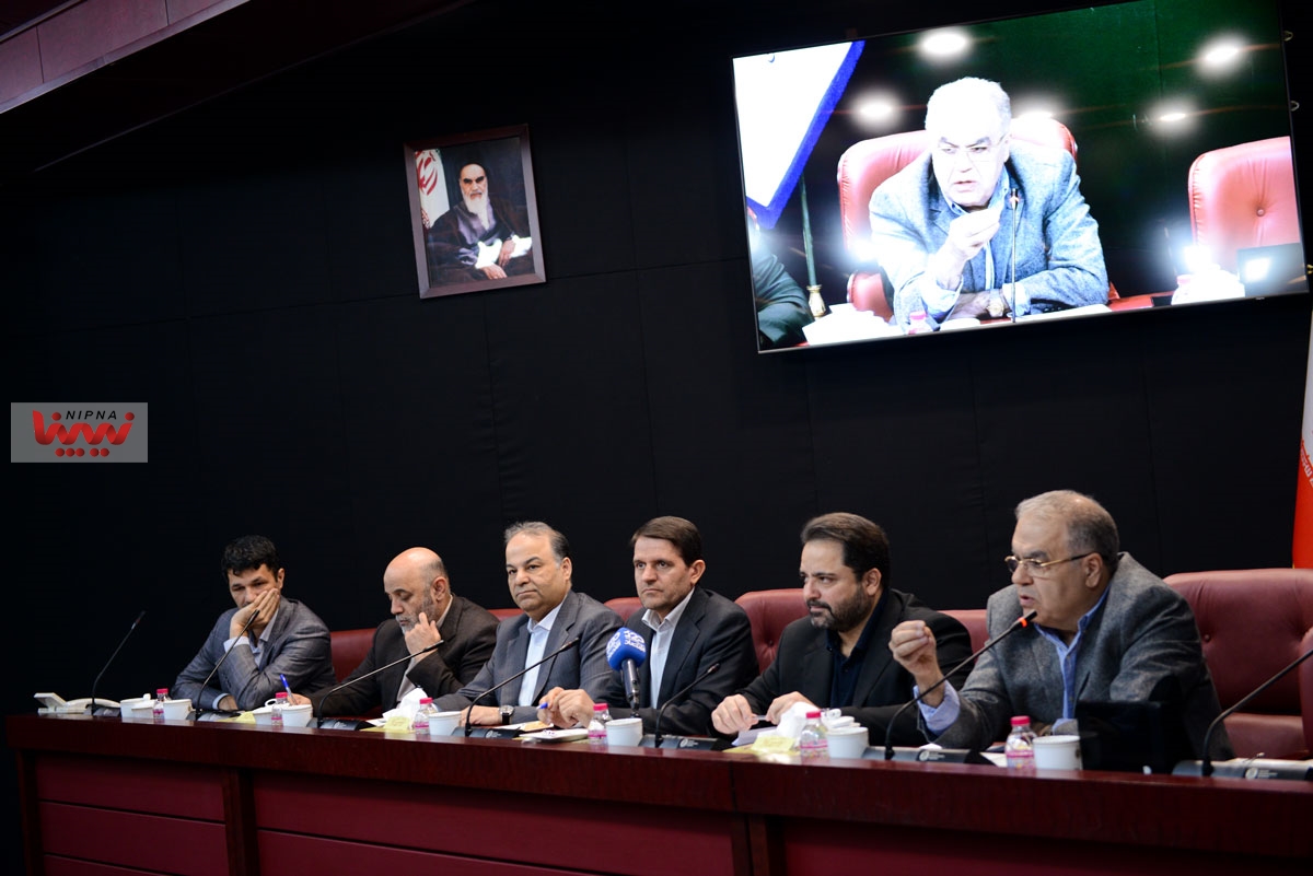 بررسی مشکلات فعالان اقتصادی در حوزه صنایع پتروشیمی 21