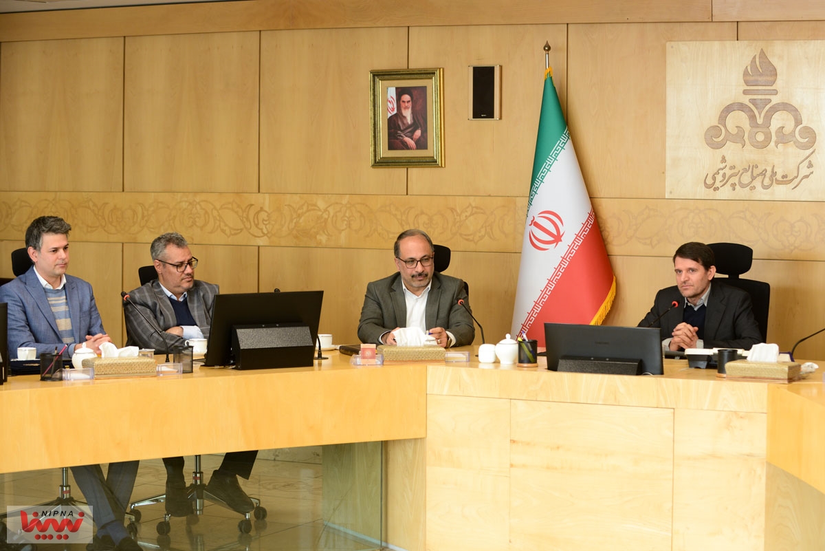 آیین تکریم و معارفه مدیر طرحها و و مدیر بهینه سازی مصرف انرژی شرکت ملی صنایع پتروشیمی 10