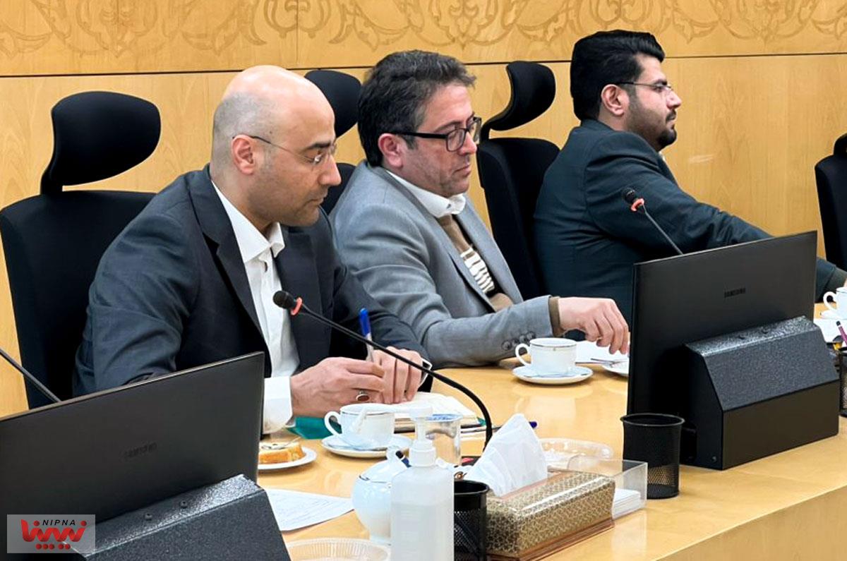 نشست بررسی قیمت گذاری سرویس های جانبی 4