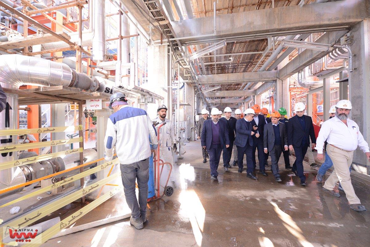 بازدید حسن عباس زاده معاون وزیر نفت و مدیرعامل شرکت ملی صنایع پتروشیمی ازطرح هایکو پتروشیمی کارون 4