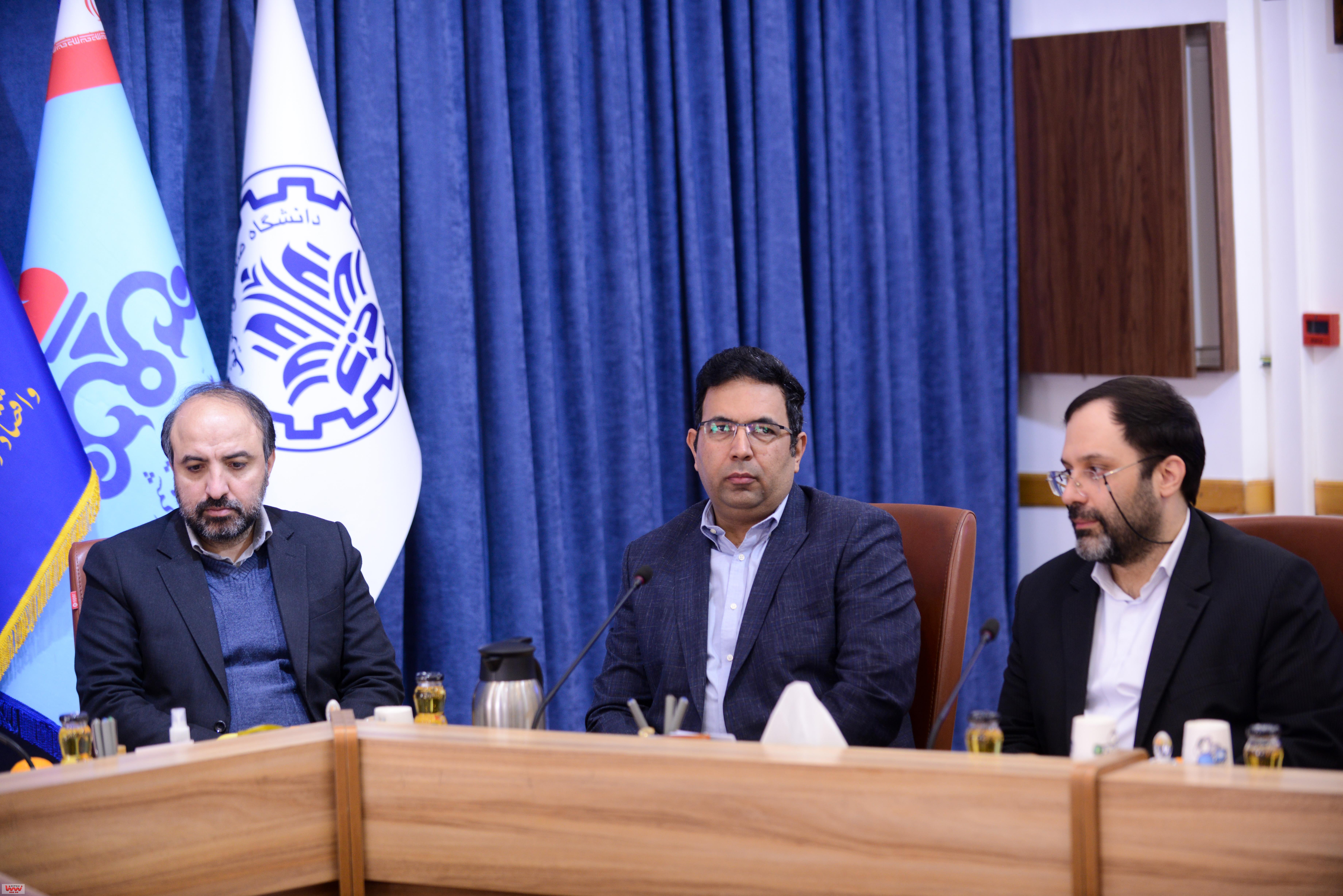 موافقت نامه همکاری میان معاونت علمی و فناوری و اقتصاد دانش بنیان ریاست جمهوری ، شرکت ملی صنایع پتروشیمی و دانشگاه صنعتی شریف در زمینه توسعه دستیار هوش مصنوعی صنعتی برای صنعت پتروشیمی کشور 17