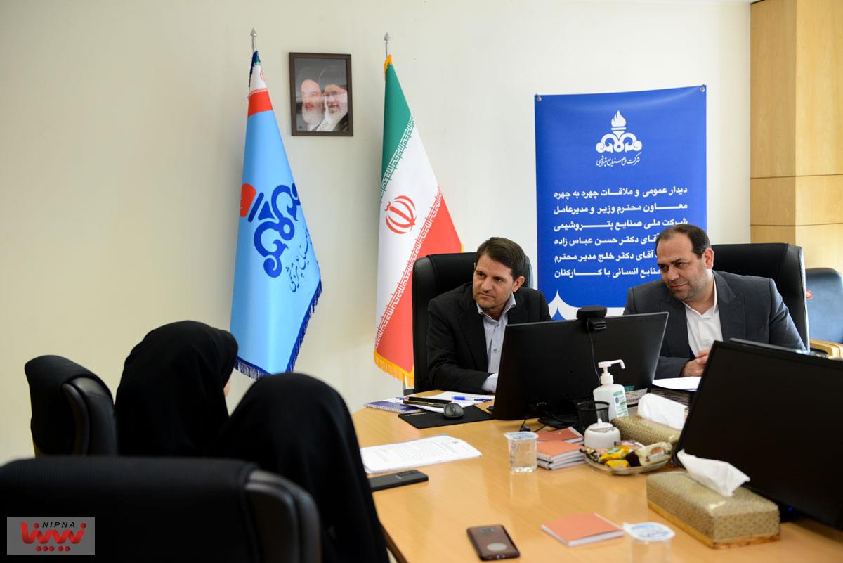 نشست میز خدمت با حضور معاون محترم وزیر نفت و مدیرعامل شرکت ملی صنایع پتروشیمی و مدیر محترم توسعه منابع انسانی 1