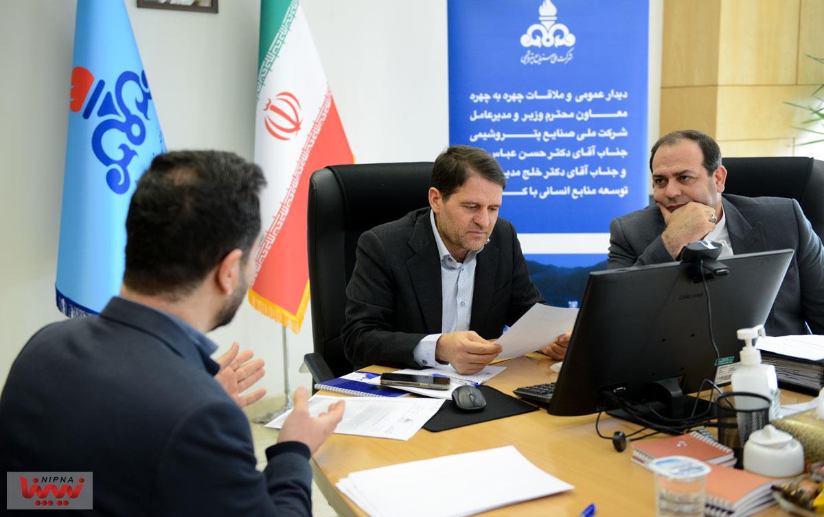 نشست میز خدمت با حضور معاون محترم وزیر نفت و مدیرعامل شرکت ملی صنایع پتروشیمی و مدیر محترم توسعه منابع انسانی 7