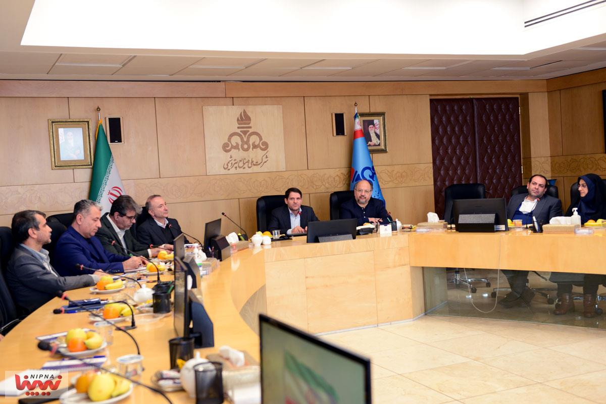 نشست معاون محترم وزیر نفت با مدیران عامل هلدینگ های پتروشیمی 8