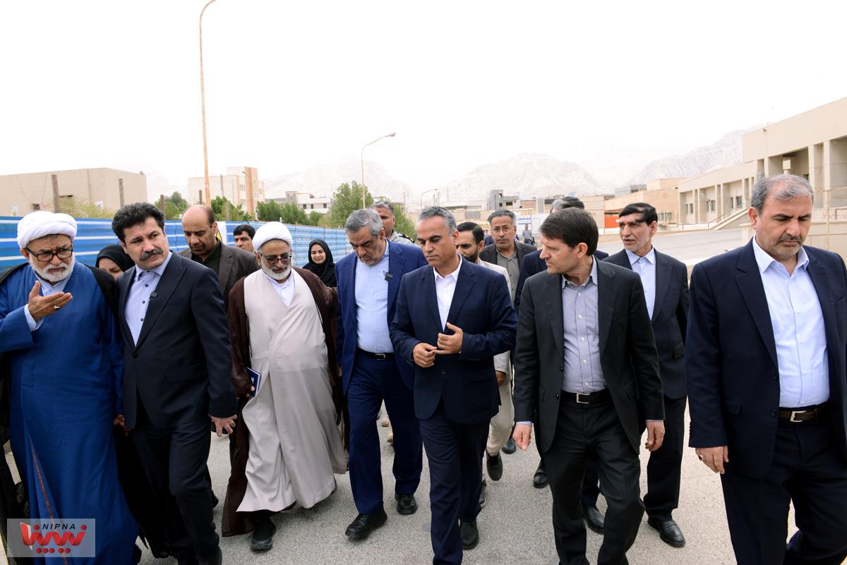 بازدید مدیرعامل شرکت ملی صنایع پتروشیمی از بیمارستان در شهرستان ماهشهر 9