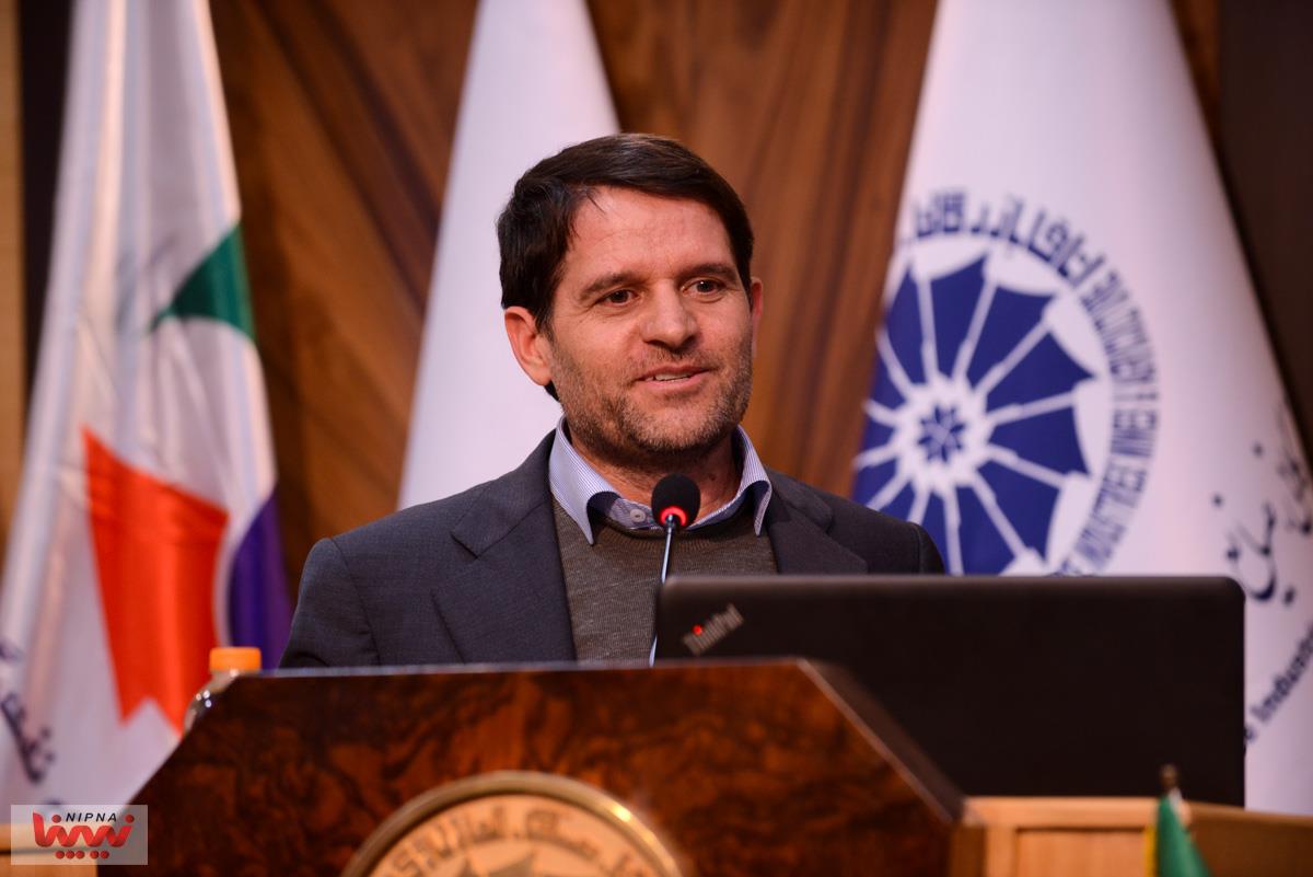 آیین بزرگداشت محمدرضا نعمت زاده به همت اتحادیه صادرکنندگان فرآورده های نفت، گاز و پتروشیمی برگزار شد 18