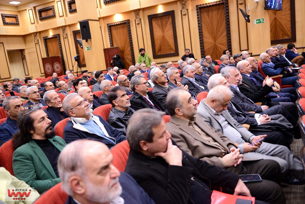 آیین بزرگداشت محمدرضا نعمت زاده به همت اتحادیه صادرکنندگان فرآورده های نفت، گاز و پتروشیمی برگزار شد 38