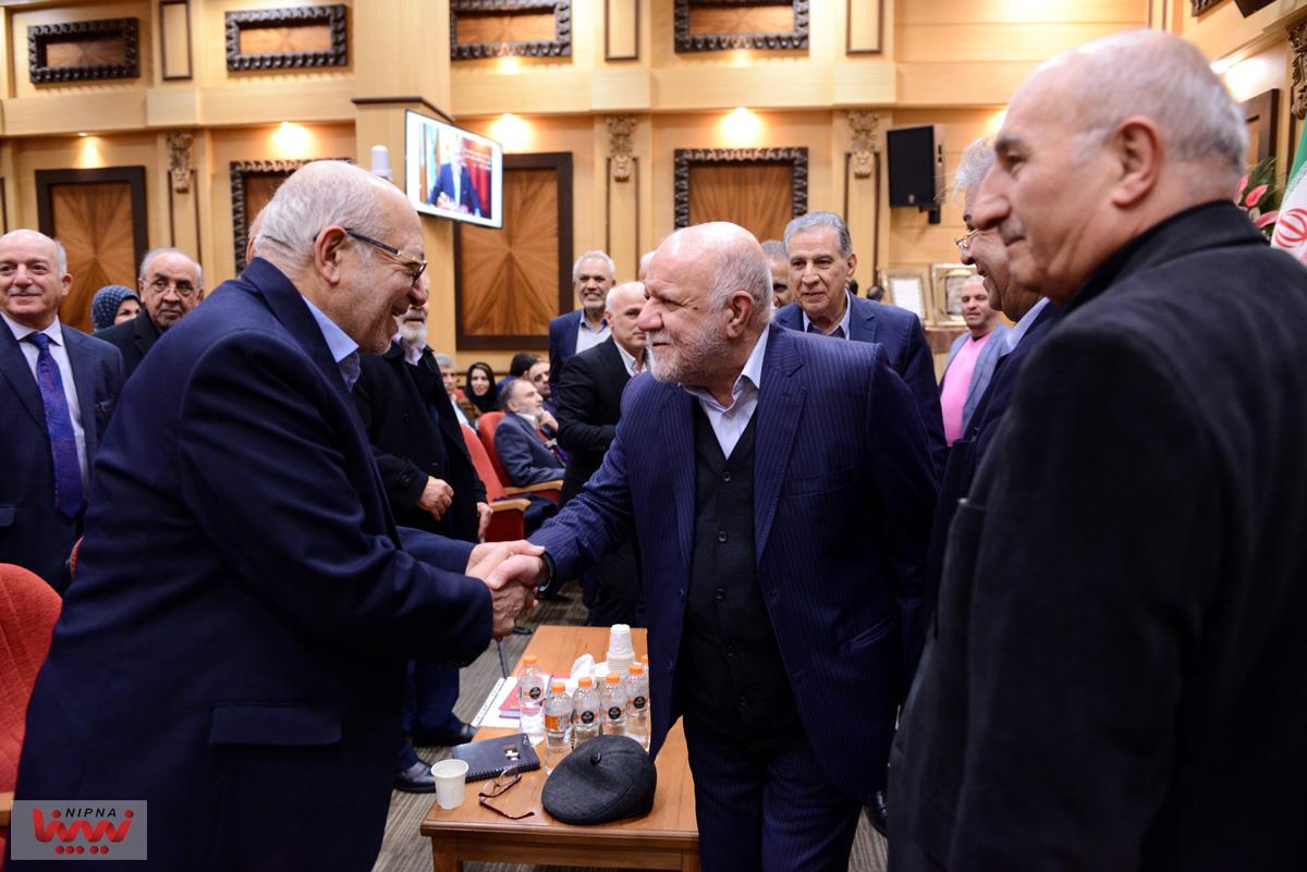 آیین بزرگداشت محمدرضا نعمت زاده به همت اتحادیه صادرکنندگان فرآورده های نفت، گاز و پتروشیمی برگزار شد 45