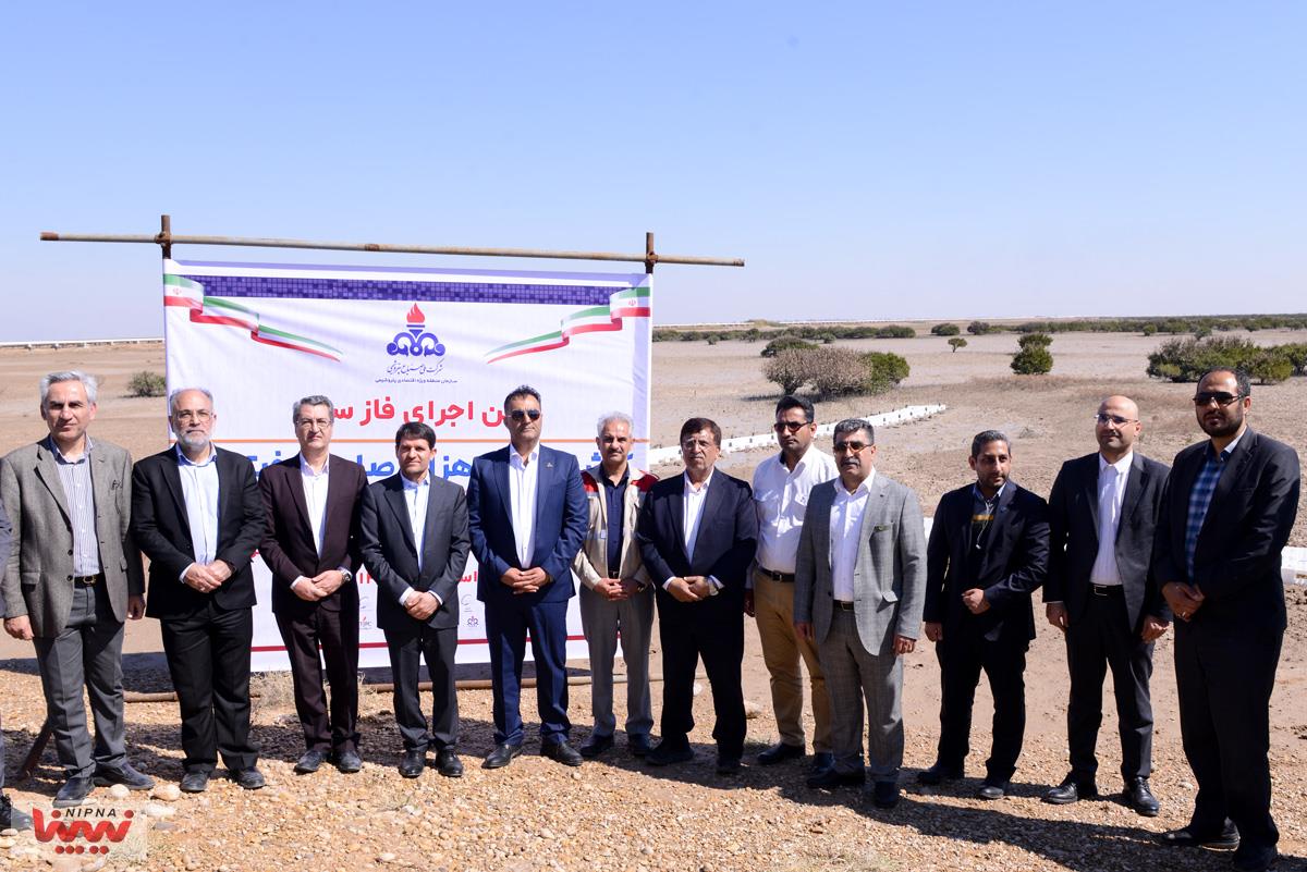 آیین اجرای فاز سوم کاشت 500 هزار اصله درخت حرا در خوریات شهرستان بندر ماهشهر توسط شرکت های مستقر در منطقه ویژه اقتصادی پتروشیمی 5