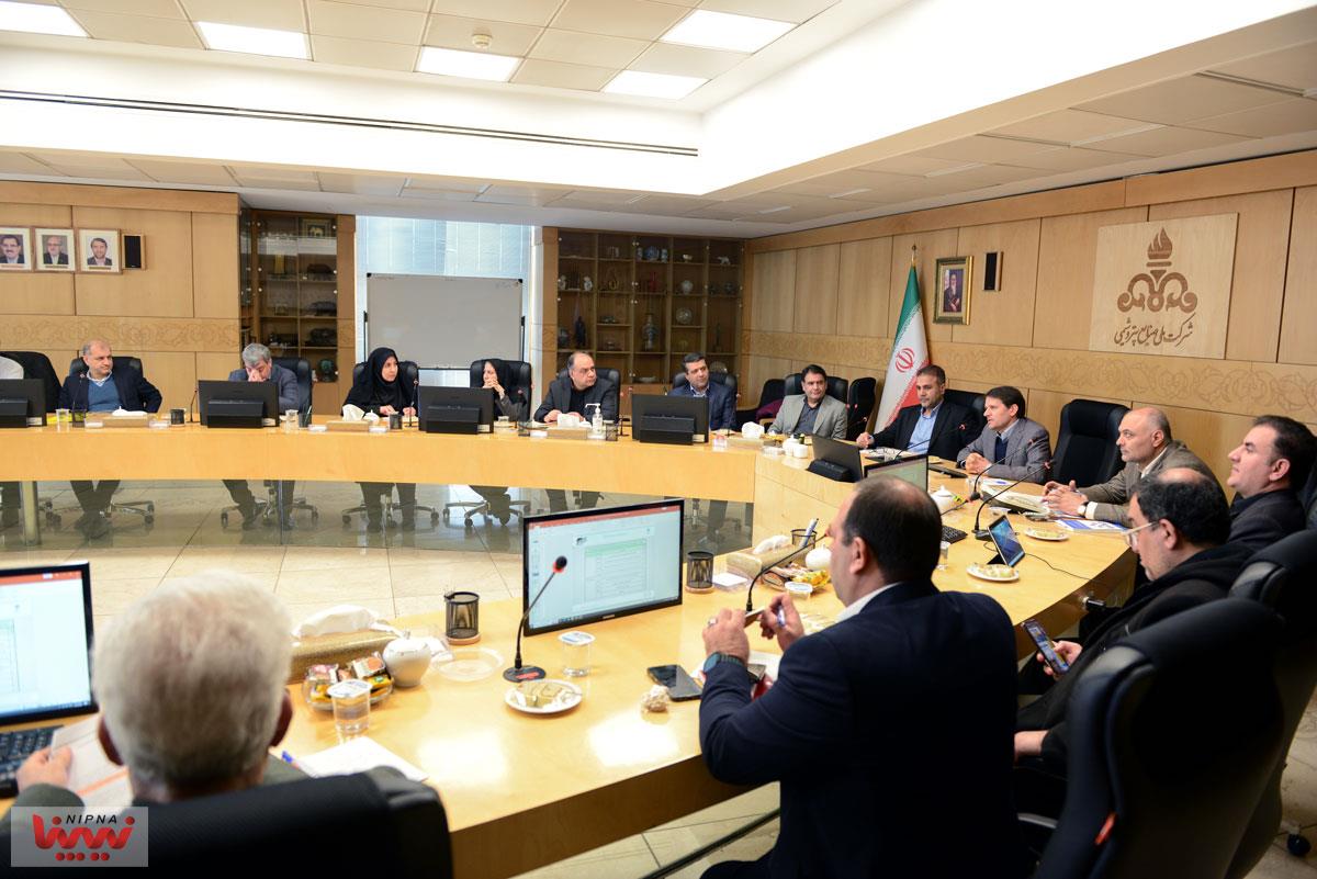 جلسه کارگروه ارتقای سلامت اداری و مبارزه با مفاسد اقتصادی صنعت نفت 13