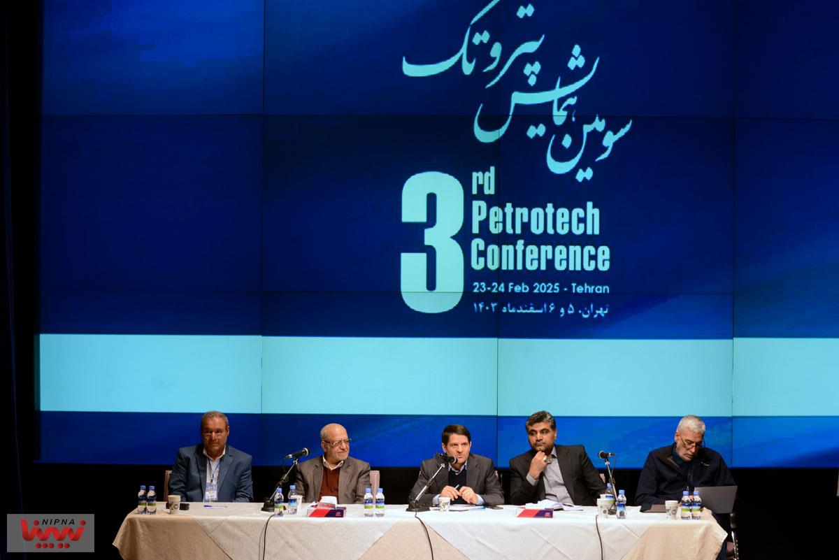 امضای تفاهم نامه میان شرکت پژوهش و فناوری پتروشیمی و طرح پتروشیمی لورچ 10