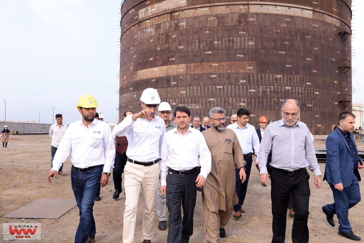 بازدید مدیرعامل شرکت ملی صنایع پتروشیمی از مخازن ذخیره اسکله های بارگیری و آبگیر وآب شیرین کن بندر شهید بهشتی و یوتیلتی متمرکز 35