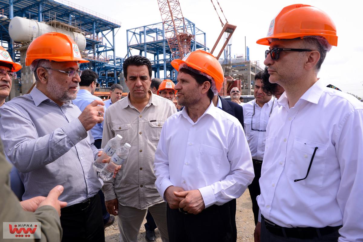 بازدید معاون وزیر نفت و مدیرعامل شرکت ملی صنایع پتروشیمی از طرح پتروشیمی بدر شرق 4