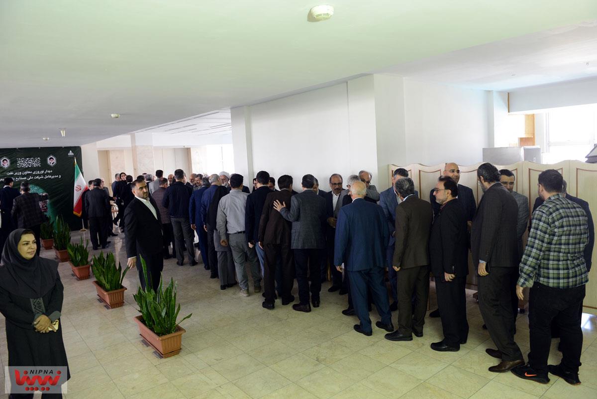 آیین دیدار نوروزی مدیرعامل شرکت ملی صنایع پتروشیمی با مدیران و کارکنان صنعت پتروشیمی برگزار شد 35