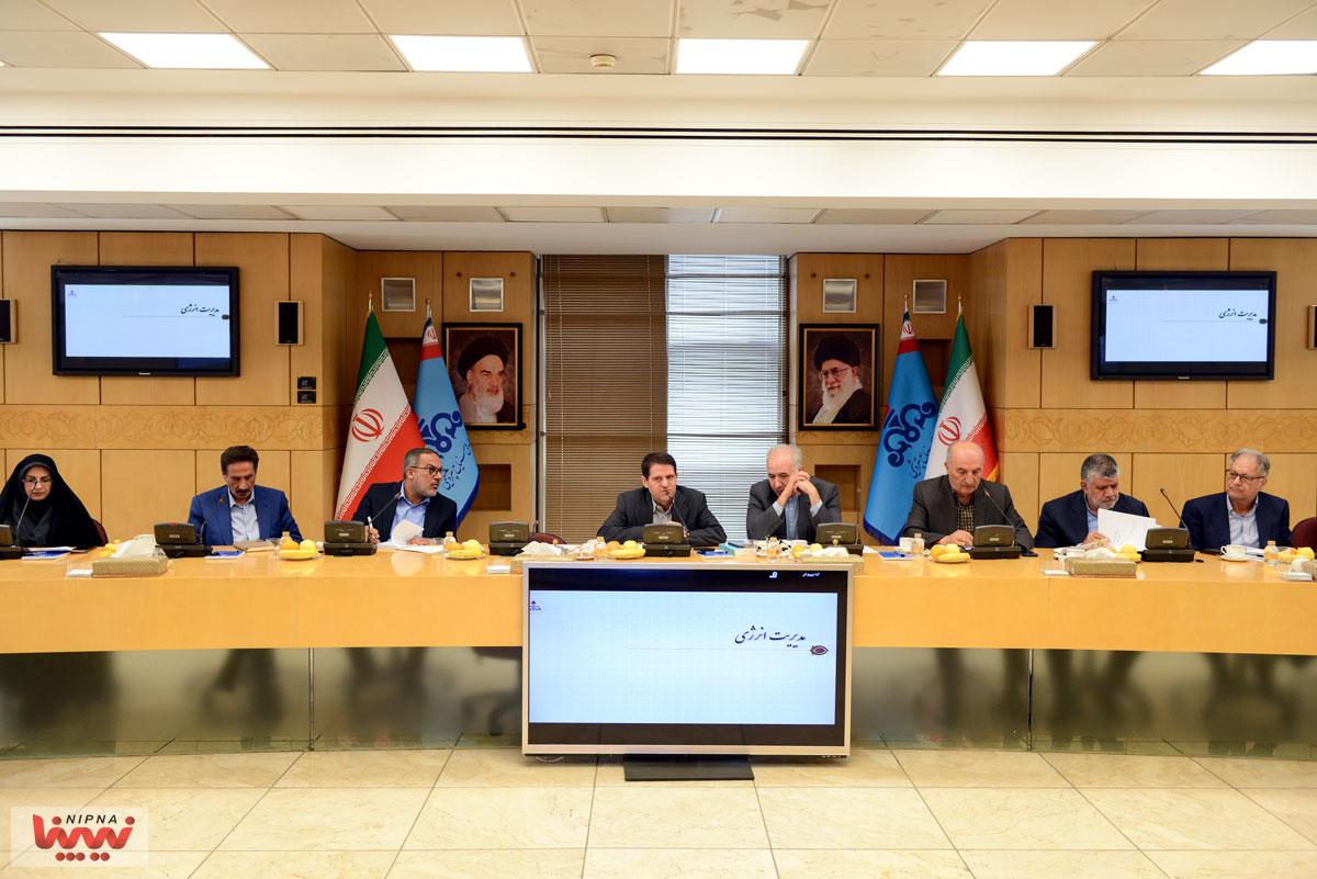 نشست مدیرعامل شرکت ملی صنایع پتروشیمی با مدیران عامل و نمایندگان هلدینگ های پتروشیمی 17