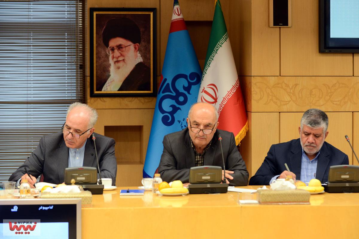 نشست مدیرعامل شرکت ملی صنایع پتروشیمی با مدیران عامل و نمایندگان هلدینگ های پتروشیمی 35