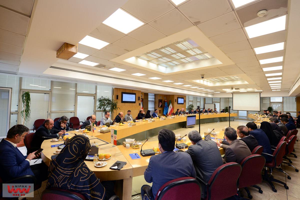 نشست مدیرعامل شرکت ملی صنایع پتروشیمی با مدیران عامل و نمایندگان هلدینگ های پتروشیمی 41