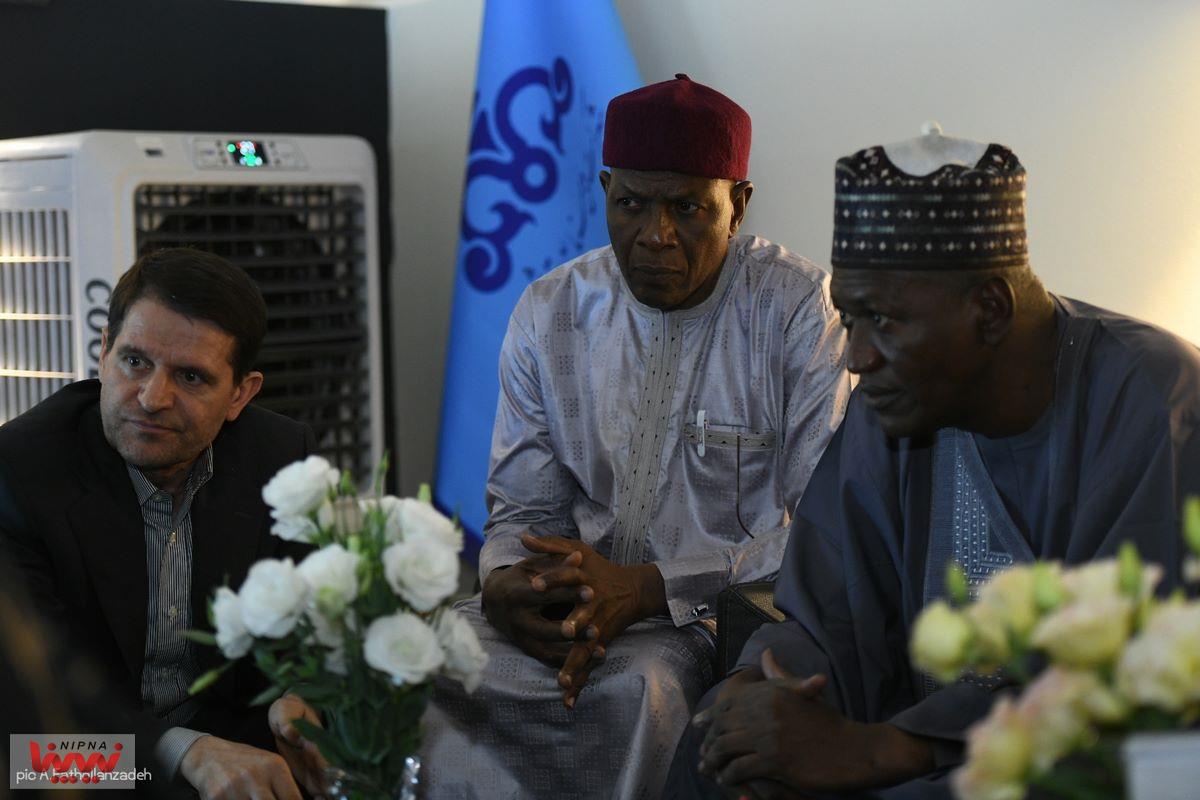 دیدار مدیرعامل شرکت ملی صنایع پتروشیمی با وزیر انرژی نیجر در حاشیه نمایشگاه ایران اکسپو 5