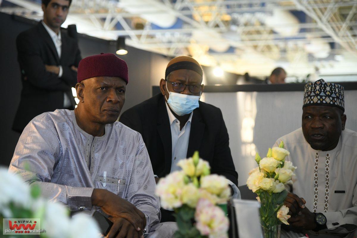 دیدار مدیرعامل شرکت ملی صنایع پتروشیمی با وزیر انرژی نیجر در حاشیه نمایشگاه ایران اکسپو 10