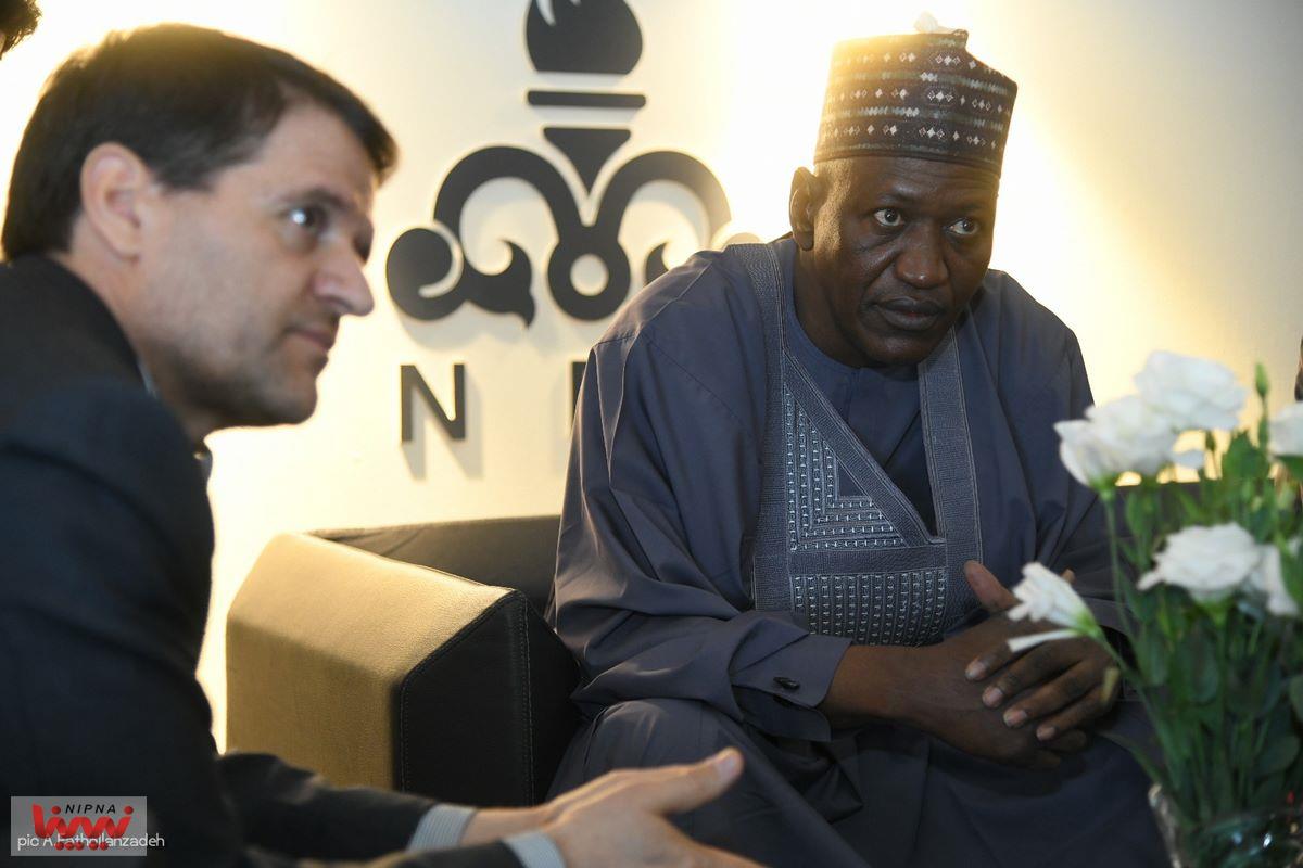 دیدار مدیرعامل شرکت ملی صنایع پتروشیمی با وزیر انرژی نیجر در حاشیه نمایشگاه ایران اکسپو 11
