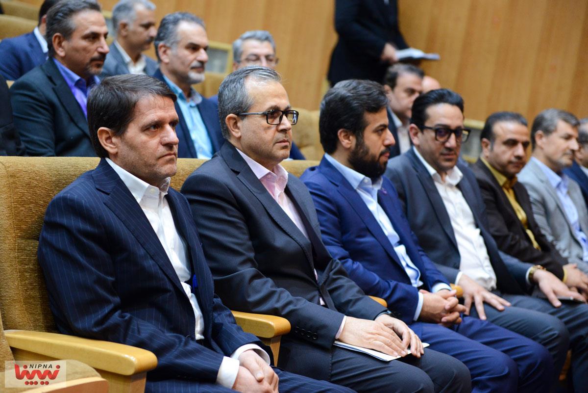 نشست خبری معاون وزیر نفت و مدیرعامل شرکت ملی صنایع پتروشیمی در بیست و نهمین نمایشگاه نفت،گاز،پالایش و پتروشیمی 33