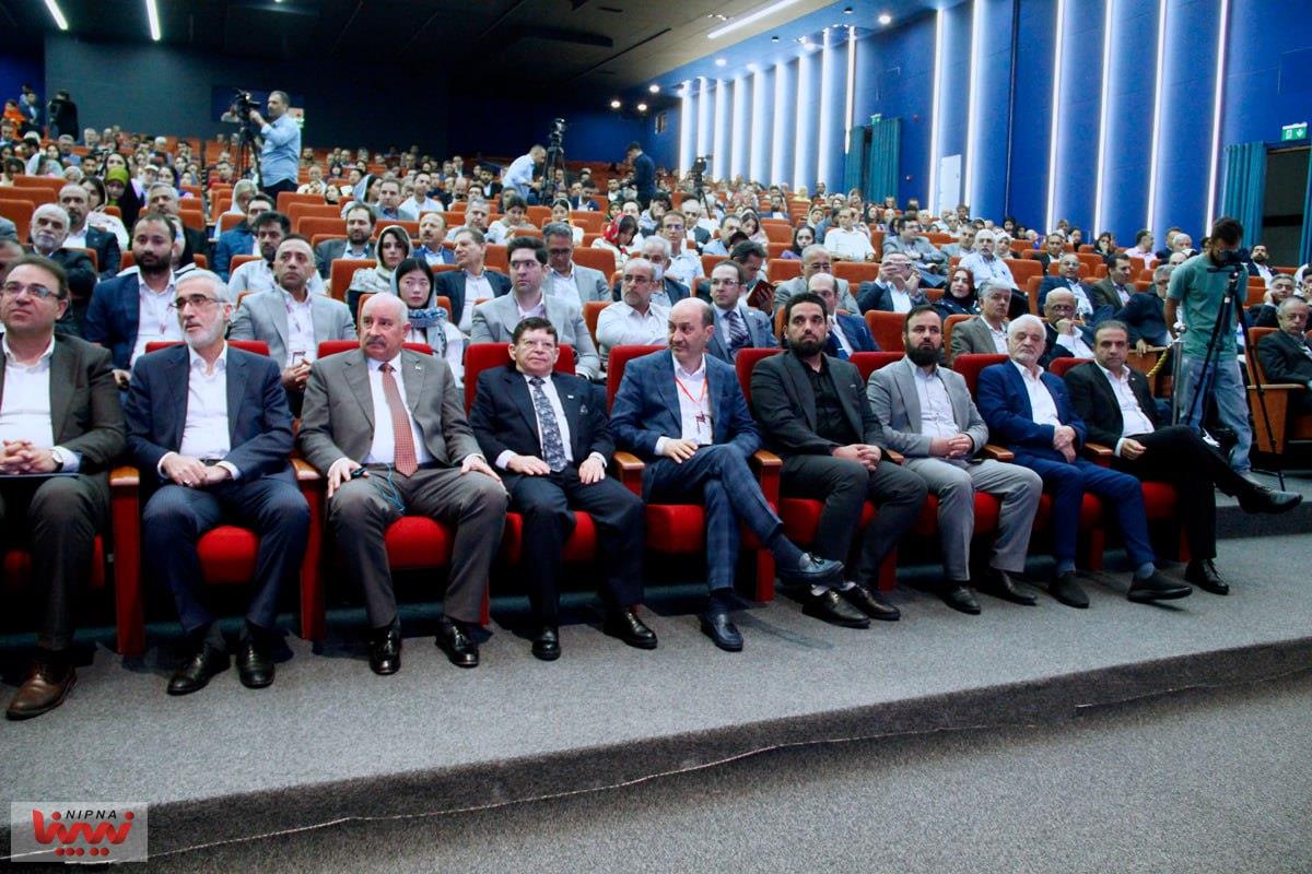 تقدیر از شرکت ملی صنایع پتروشیمی در هفتمین دوره نمایشگاه فارمکس  11