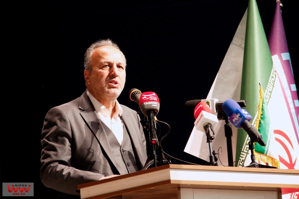 تقدیر از شرکت ملی صنایع پتروشیمی در هفتمین دوره نمایشگاه فارمکس  17