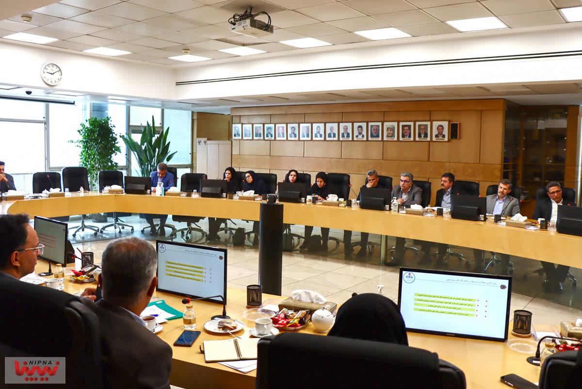 جلسه اعضای هیئت مدیره شرکت پژوهش فناوری پتروشیمی با معاون وزیر نفت و مدیرعامل شرکت ملی صنایع پتروشیمی 5