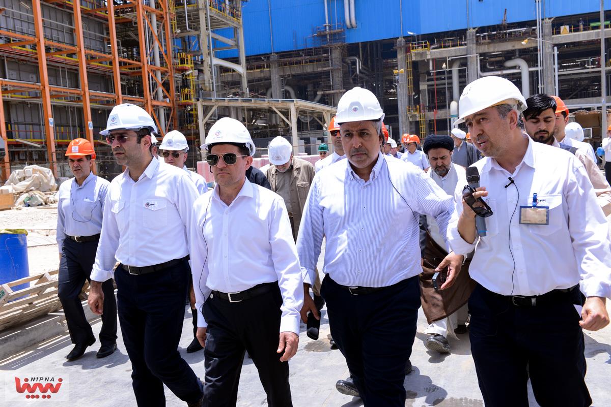 بازدید معاون وزیر نفت و مدیرعامل شرکت ملی صنایع پتروشیمی از پتروشیمی بوشهر 18