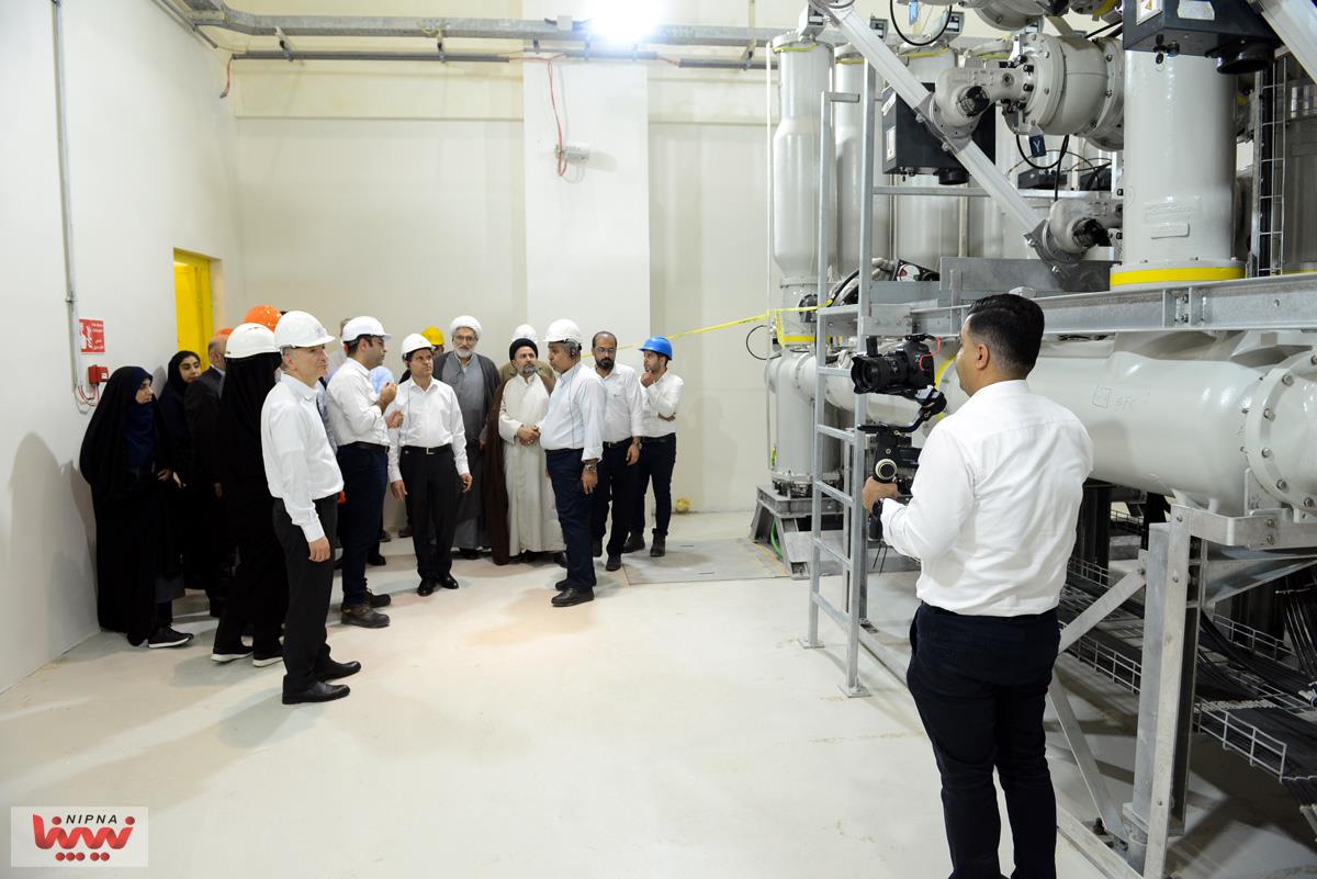 بازدید معاون وزیر نفت و مدیرعامل شرکت ملی صنایع پتروشیمی از پتروشیمی بوشهر 54