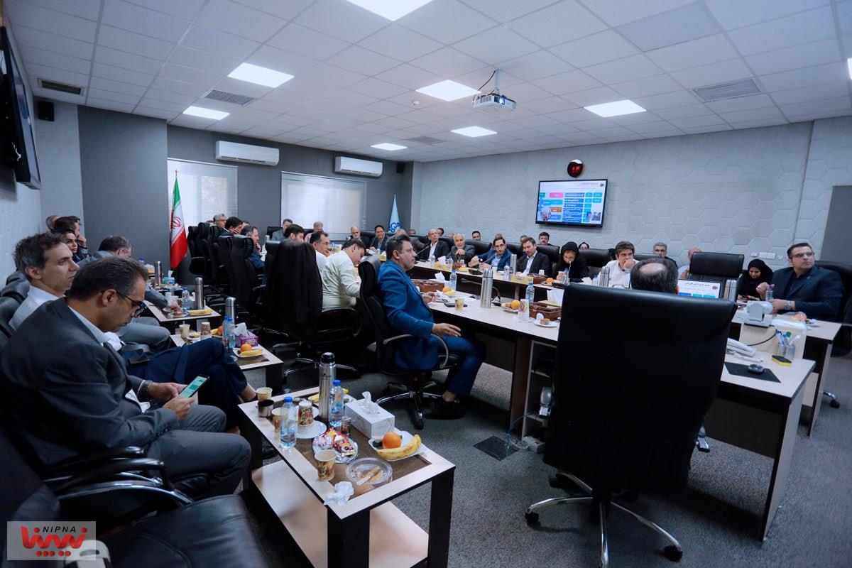 دومین نشست هم اندیشی مدیران پژوهش، فناوری و ساخت داخل هلدینگ های پتروشیمی 30