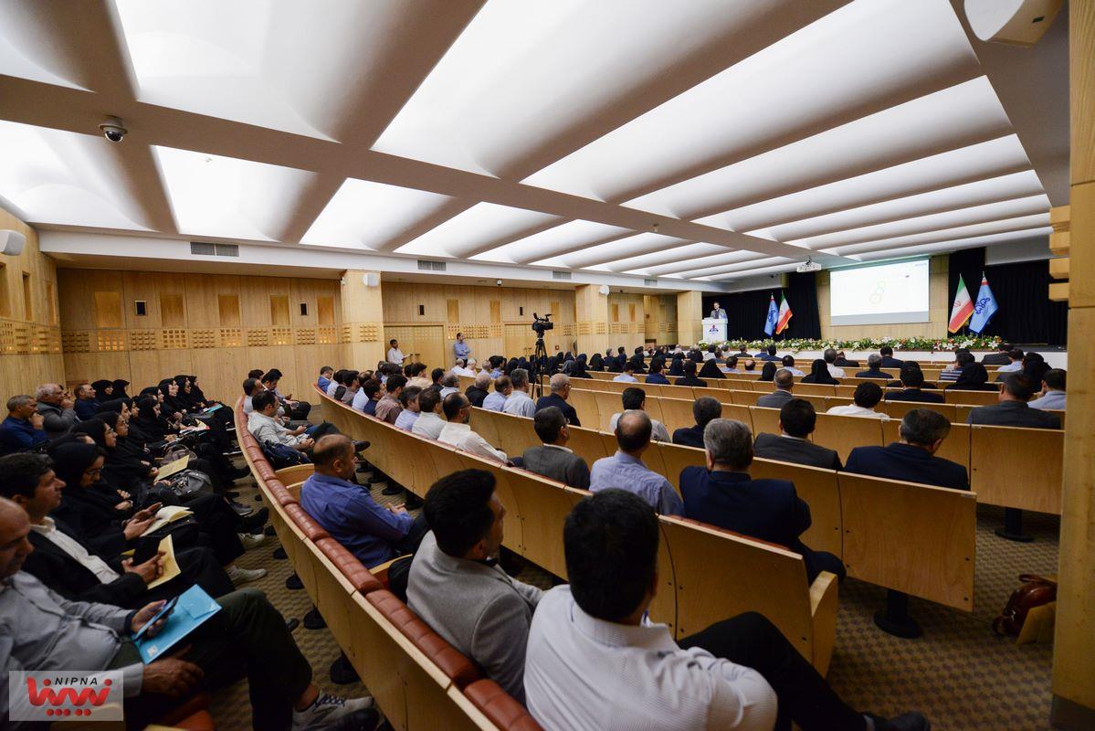 نشست هم اندیشی پژوهشگران ، فناوران و متخصصان ساخت داخل صنعت پتروشیمی 20