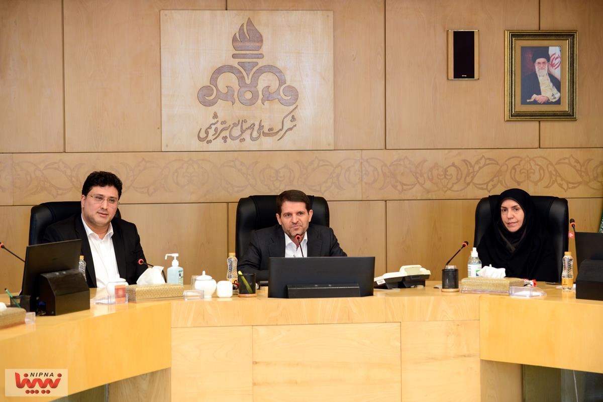 آیین تکریم و معارفه رئیس کل امور حقوقی شرکت ملی صنایع پتروشیمی 16