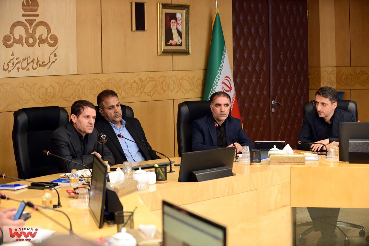 آیین تکریم و معارفه رئیس کل بازرسی و پاسخگویی به شکایات شرکت ملی صنایع پتروشیمی 13