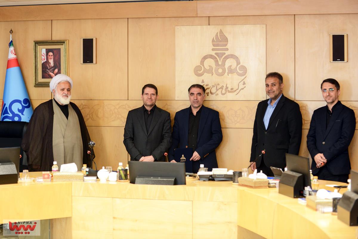 آیین تکریم و معارفه رئیس کل بازرسی و پاسخگویی به شکایات شرکت ملی صنایع پتروشیمی 3