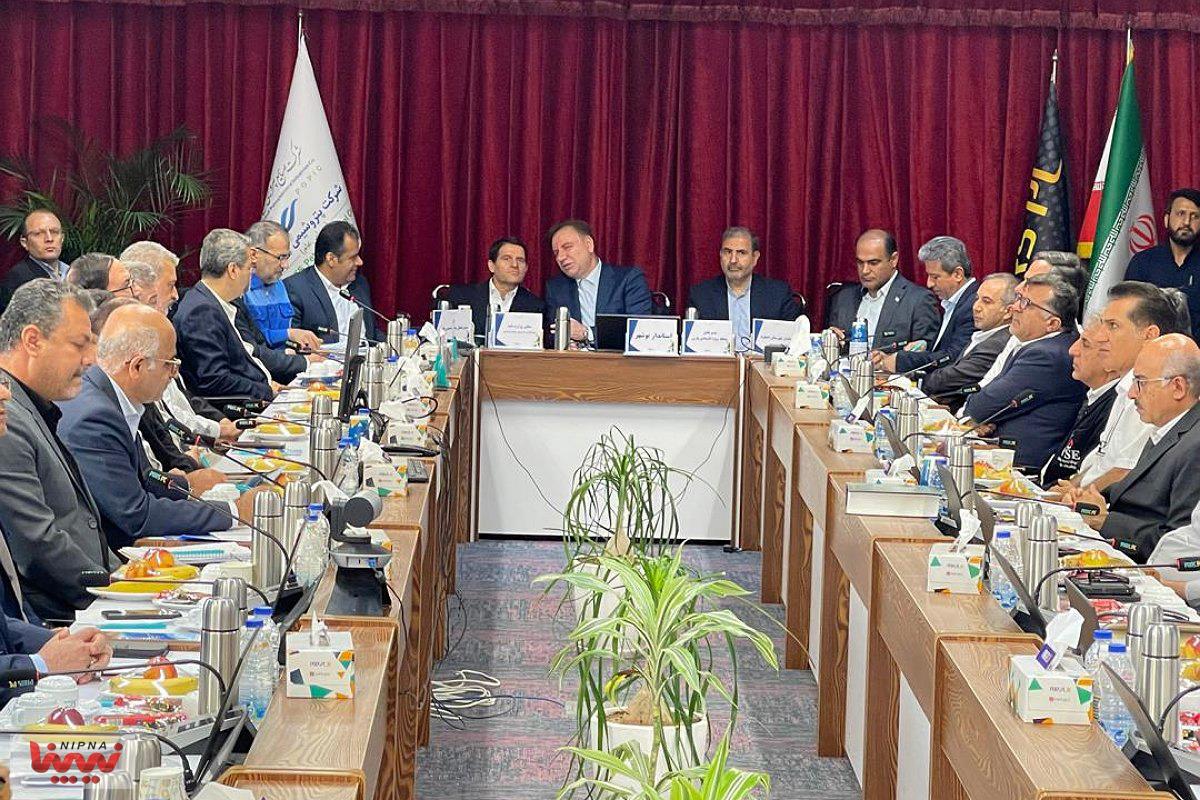 بازدید معاون وزیر نفت و مدیرعامل شرکت ملی صنایع پتروشیمی از شرکت HSE عسلویه و نشست با استاندار بوشهر و مدیران عامل پتروشیمی های این منطقه 1