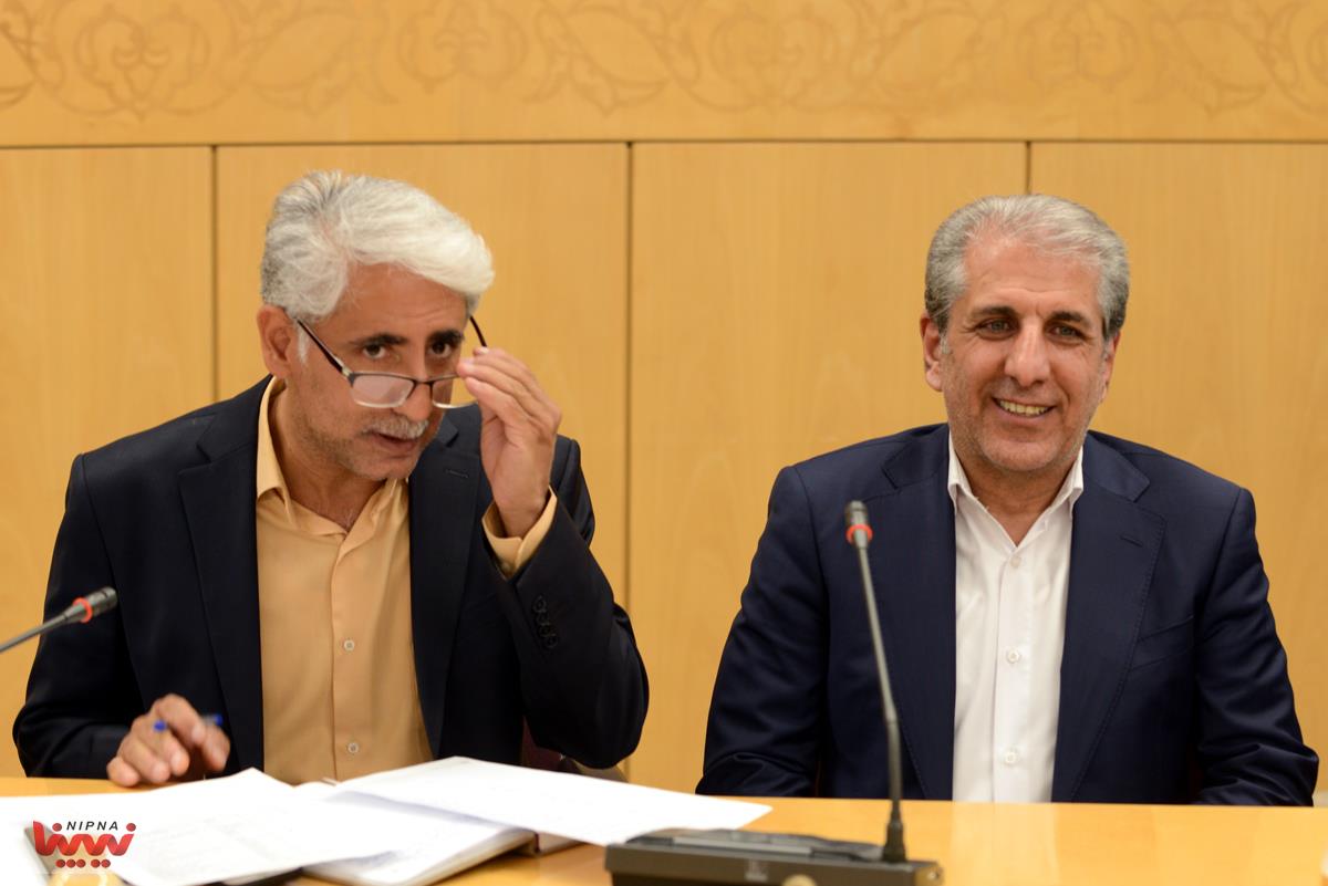 نشست مدیران HSE هلدینگ های پتروشیمی با حضور معاون وزیر و مدیرعامل شرکت ملی صنایع پتروشیمی 27