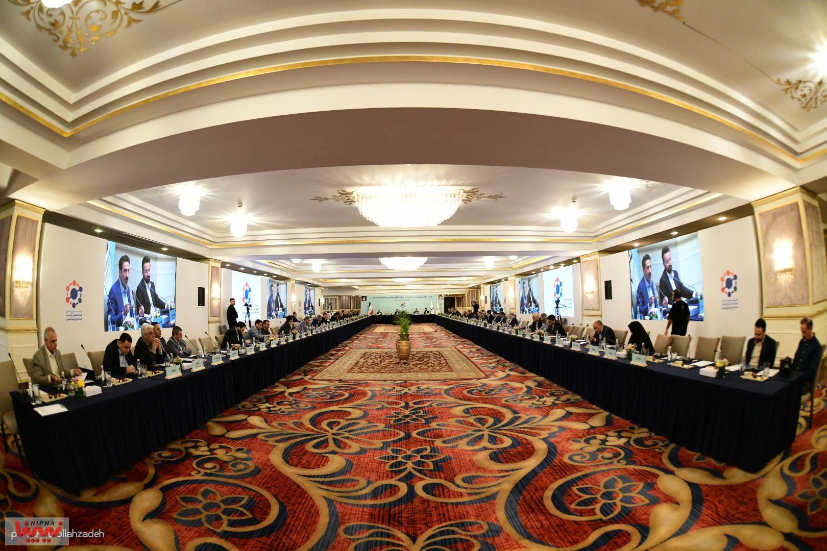 سی و سومین نشست مدیران عامل شرکت های تولیدی صنایع پتروشیمی 8